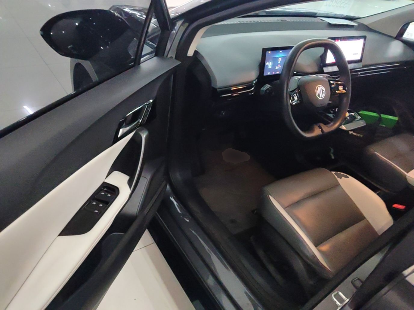 MG 4 EV 2022 520 km Flagship Edition — снимка 18