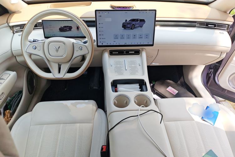Used VOYAH FREE 2025 Model FREE+ Four-Wheel-Drive Qiankun Edition Center Console