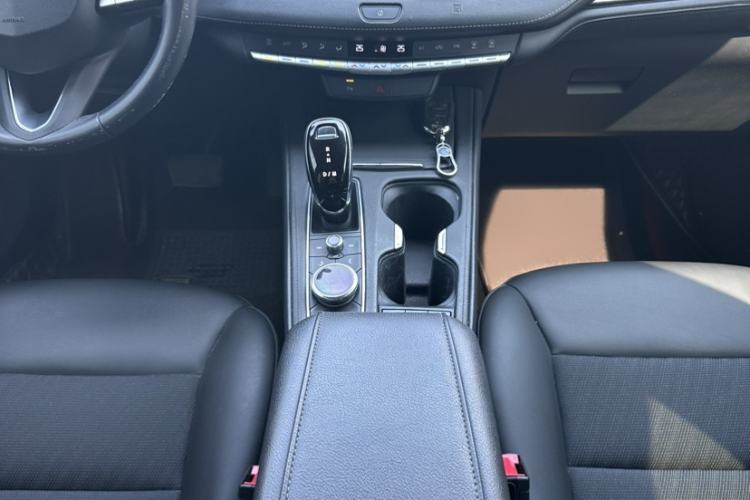 Used Cadillac XT4 2021 28T Two-Wheel Drive Tech Edition
