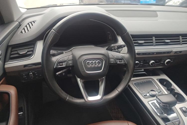 Used Audi Q7 2019 55 TFSI Technology Edition Steering Wheel
