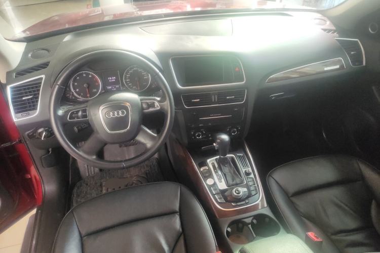 Used Audi Q5 2012 2.0TFSI Comfort Version Center Console