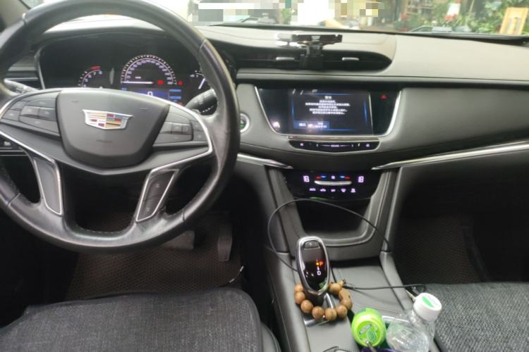 Used Cadillac XT5 2018 25T Tech Model Center Console