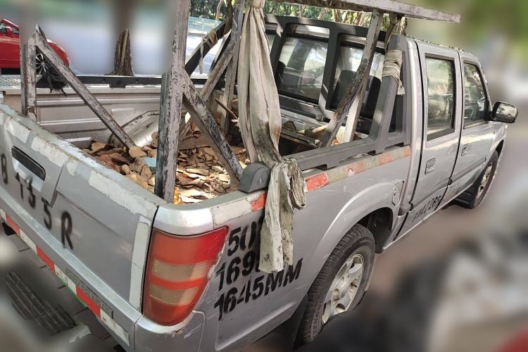 Used JMC Baodian 2013 2.0L Two-Wheel-Drive Gasoline Comfortable Value Edition