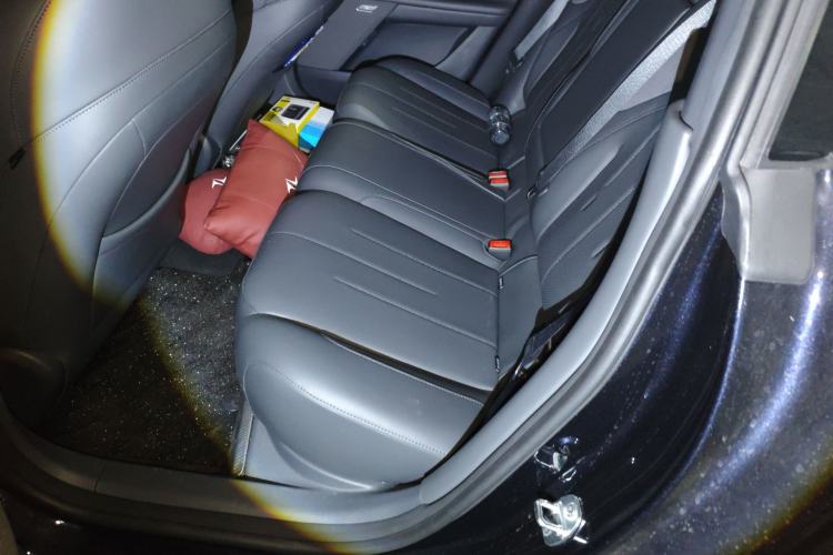 Used Dongfeng eπ eπ007 2025 Model Pure-Electric 565 All-Wheel-Drive Max Leading Edition Left Rear Seat