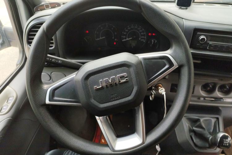 Used JMC Transit 2019 2.8T Commercial Version Short Wheelbase Mid-Roof 6-Seater China VI JX493 Steering Wheel