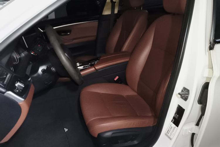 Used BMW 5 Series 2017 528Li Leading Model
