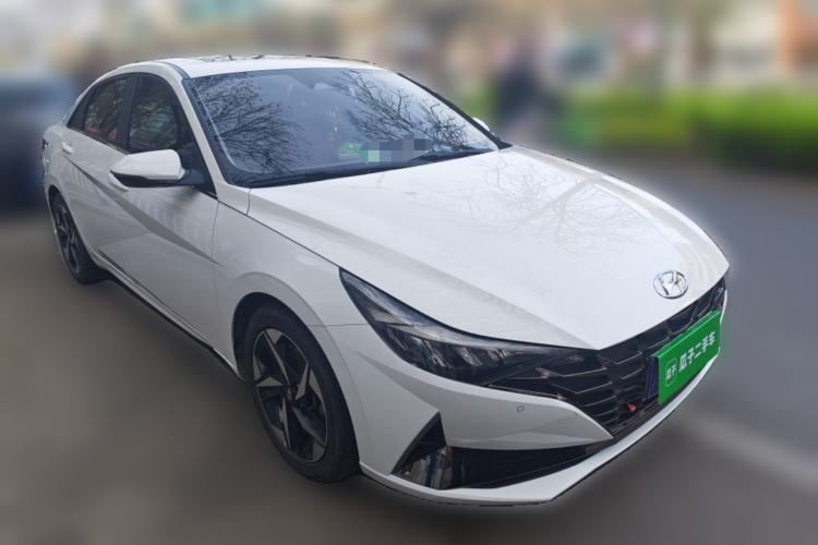 Used Hyundai Elantra 2022 1.5L CVT LUX Prestige Edition Front Right 45 Deg