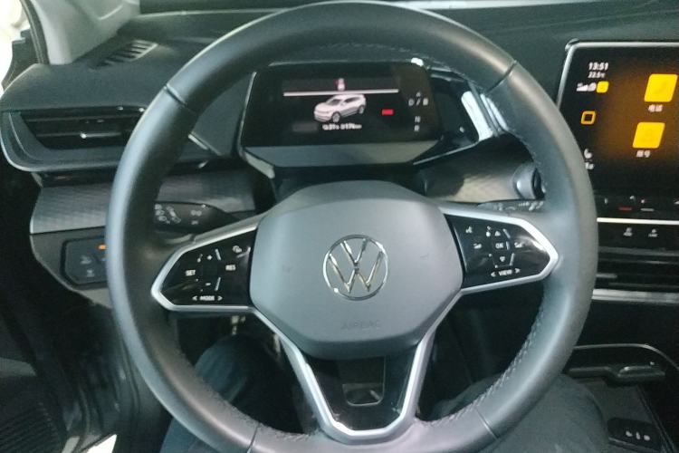 Used Volkswagen ID.6 X 2023 Pure Long-Range Version Steering Wheel