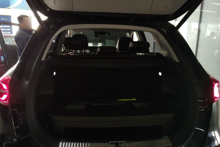 Used Hongqi HS5 2022 Revised Version 2.0T Smart Connect Flagship Edition Trunk