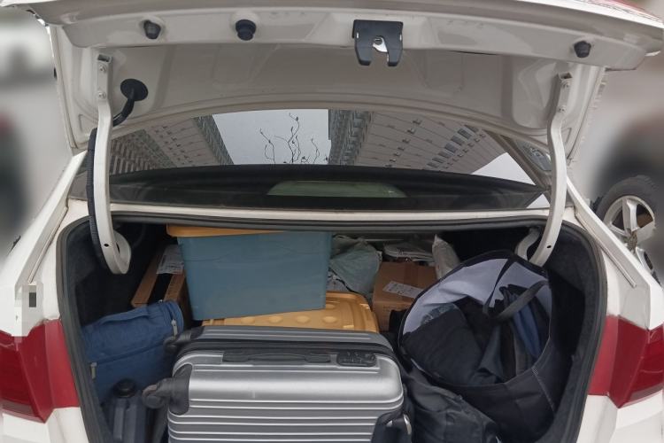 Used Volkswagen Santana 2015 1.6L Manual Comfort Edition Trunk