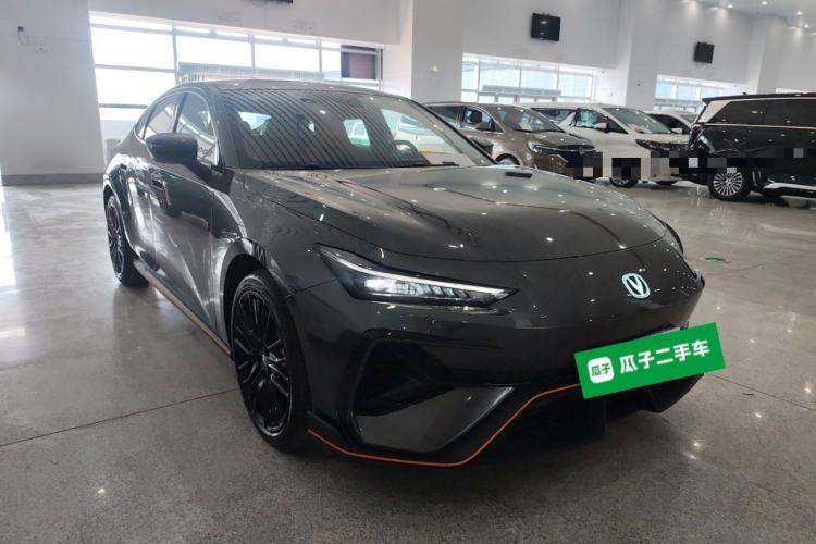 Used CHANGAN UNI-V 2025 Model Third-Generation 2.0T Dynamic Edition
