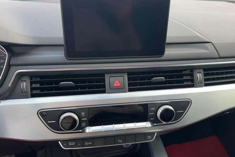 Used Audi A4L 2018 30th Anniversary Edition 40 TFSI Fashion Model
