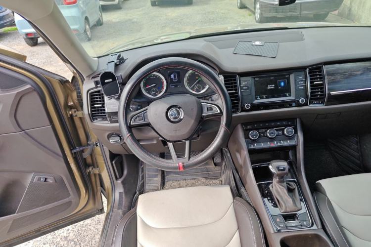 Used Skoda Kodiaq 2017 TSI330 7-Seater Two-Wheel-Drive Luxury Edition Steering Wheel