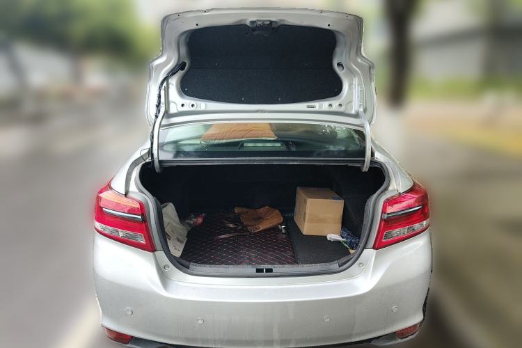 Used Toyota YARiS L Zhi Xiang 2017 1.5G CVT Xuan Dong Skyroof Edition Trunk