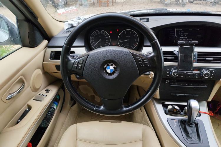 Used BMW 3 Series 2011 320i Luxury Edition