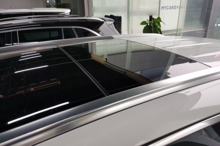 Used Mercedes-Benz GLC 2019 Facelift GLC 260 L 4MATIC Luxury Model Roof