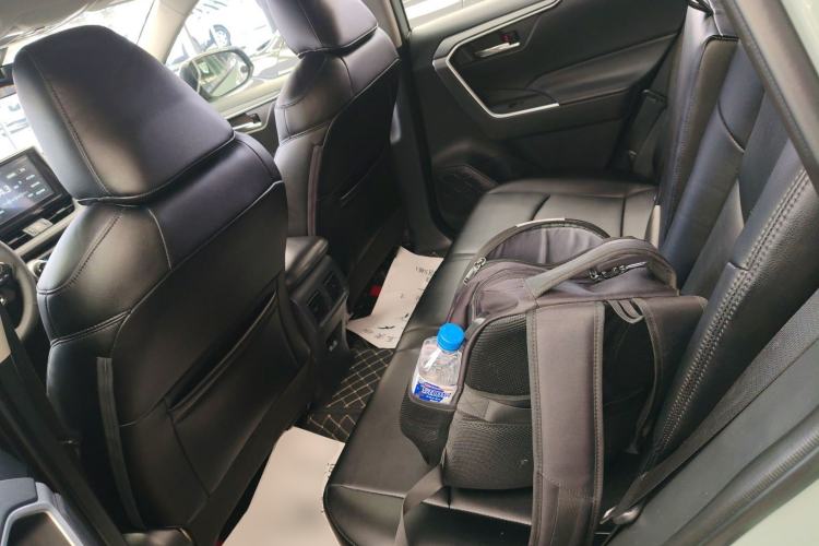 Used Toyota RAV4 2020 2.0L CVT Two-Wheel Drive Fashion Edition Left Rear Seat