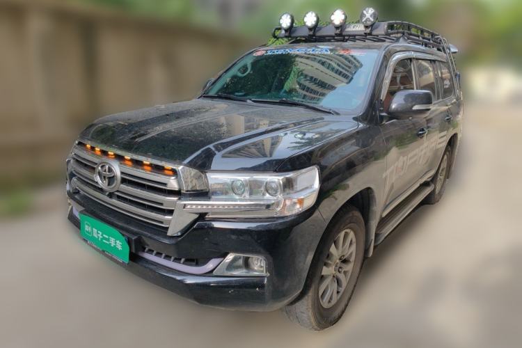 Used Toyota Land Cruiser Toyota Land Cruiser, engine displacement: 4.0, seating capacity: 7, gasoline, automatic, parallel import