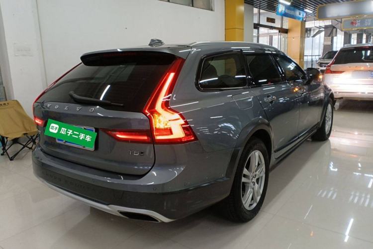 Used Volvo V90 2017 Cross Country T5 AWD Smart Range Edition