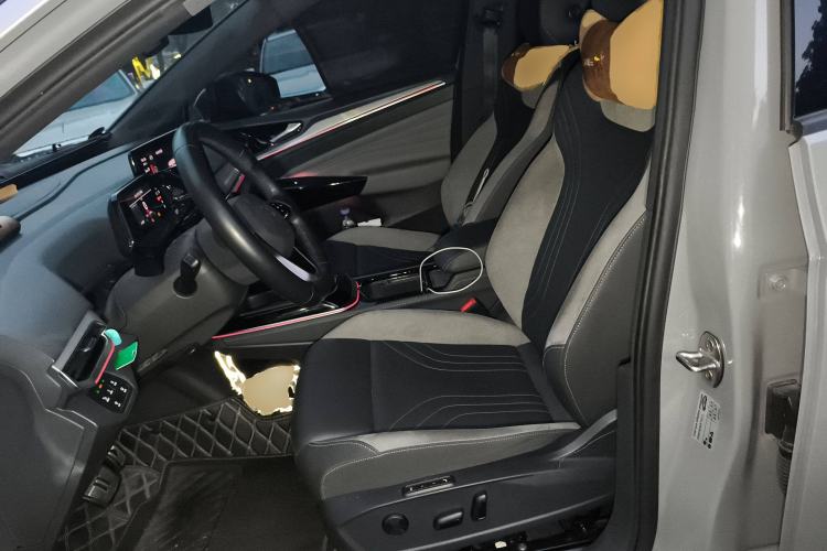 Used Volkswagen ID.4 CROZZ 2021 Long-Range PRO Two-Wheel Drive Version
