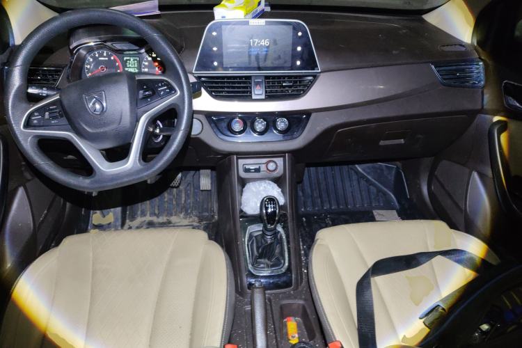 Used Baojun 310W 2017 1.5L Manual Fashion Model China V
