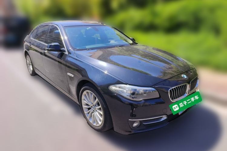 Used BMW 5 Series 2017 525Li Luxury Design Package Front Right 45 Deg