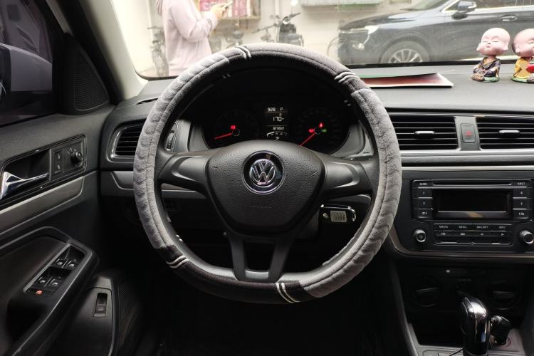 Used Volkswagen Lavida 2015 1.6L Automatic Fashion Edition