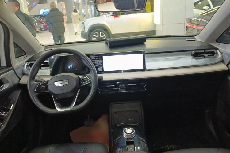 Used Geometry E Firefly 2023 320KM Cute & Handsome Tiger 5 Seats