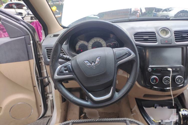 Used Wuling Hongguang 2014 1.5L S Comfort Model