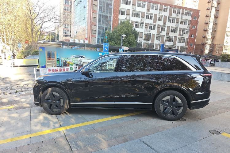 Used ONVO Luxeed L90 2025 Model—Max Six-Seater Version