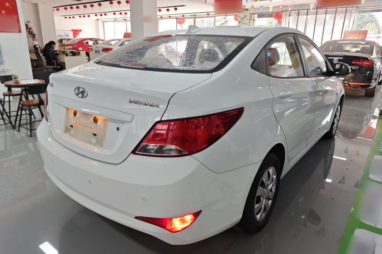 Used Hyundai Verna (older generation) 2014 1.4L Manual Smart GLS Trim