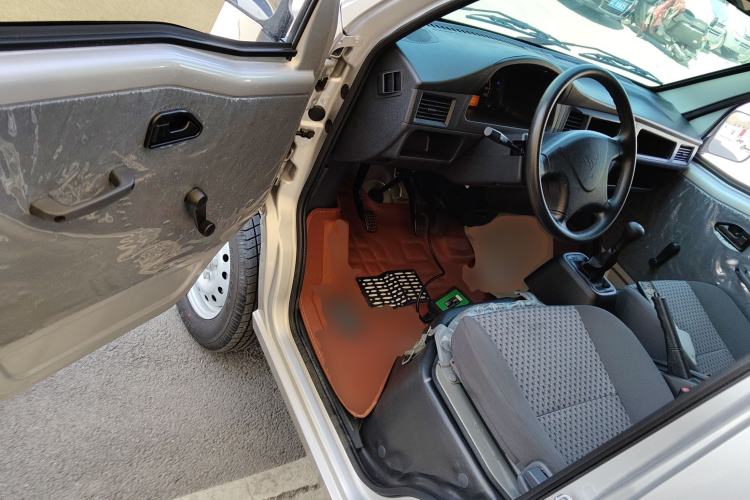 Used Wuling Zhiguang 2023 1.5L Practical Version 5/7 Seats Driver Seat