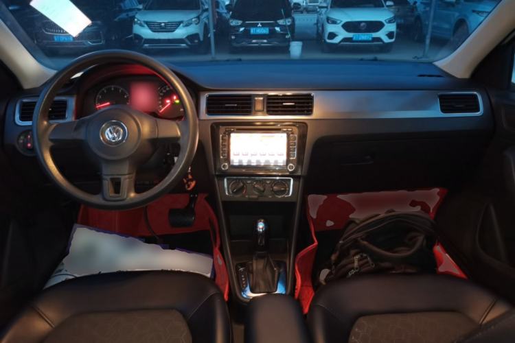 Used Volkswagen Santana 2015 1.6L Automatic Comfort Edition Center Console