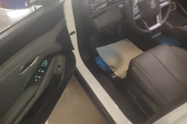 Used BYD Qin L 2025 DM-i Smart Drive 120KM Leading Model
