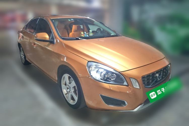 Used Volvo S60 2012 T5 Zhiya Edition Front Right 45 Deg