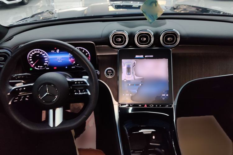 Used Mercedes-Benz GLC 2024 GLC 300 L 4MATIC Dynamic Edition 5-seater
