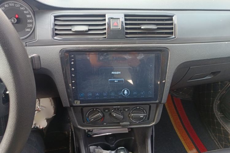 Used Volkswagen Santana 2016 1.6L Automatic Fashion Edition Audio And AC Panel