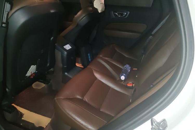 Used Volvo XC60 New Energy 2022 T8 Plug-in Hybrid All-Wheel Drive Smart Luxury Edition Left Rear Seat