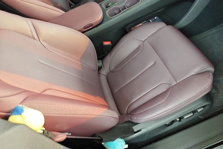 Used Nio ET5T 2024 75kWh Touring Right Front Seat