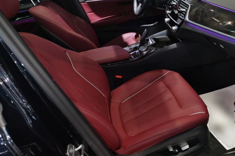 Used BMW 5 Series 2022 Second Facelift 525Li M Sport Package Right Front Seat