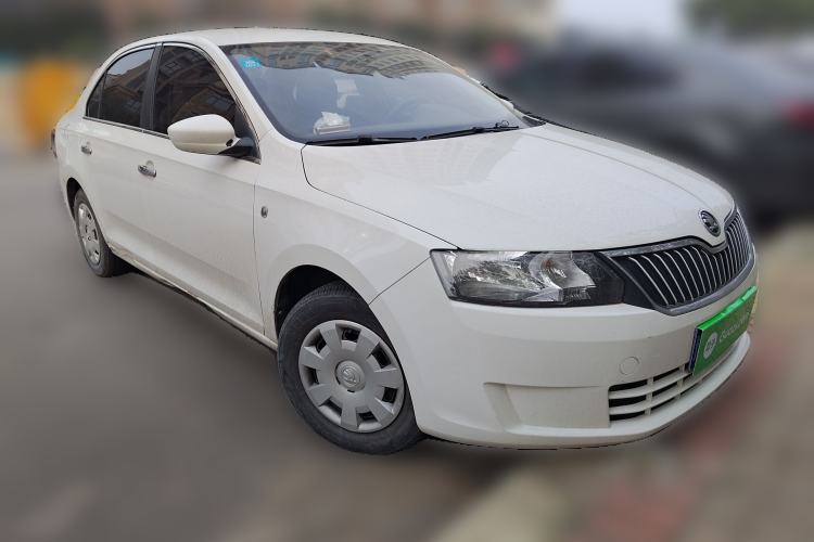 Used Skoda Rapid 2015 1.4L Manual Enjoyment Model Front Right 45 Deg