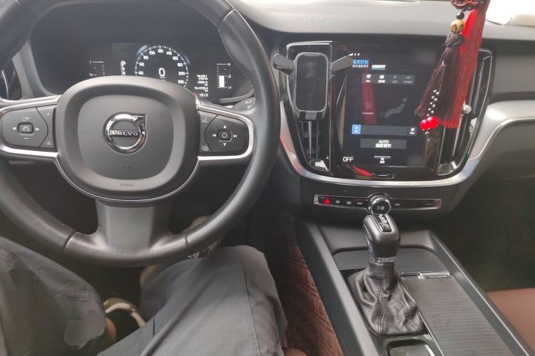Used Volvo S60 2021 T4 Zhiyi Luxury Edition
