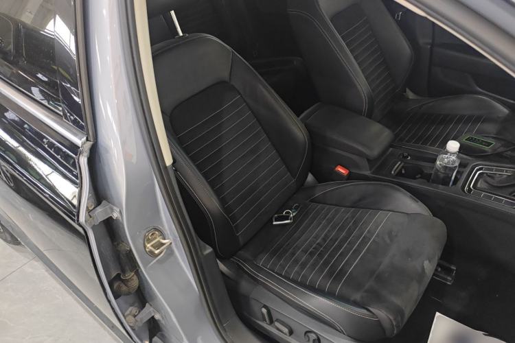 Used Volkswagen Magotan 2020 380TSI DSG Luxury Version Right Front Seat