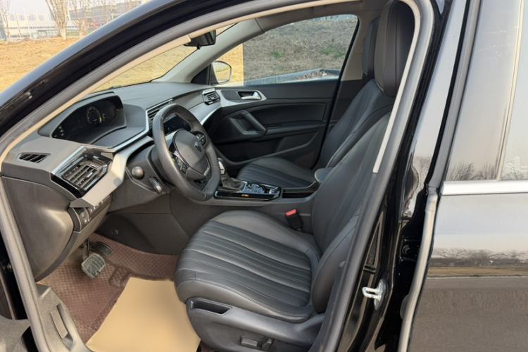 Used Peugeot 408 2022 1.6T Light-Chasing Edition Interior 4