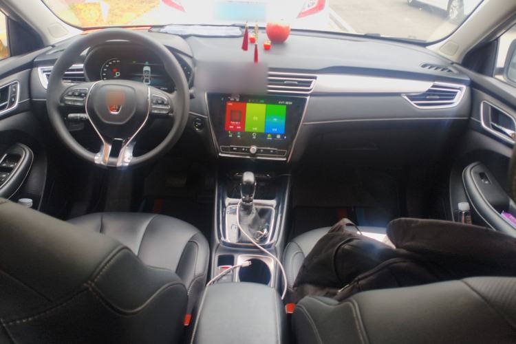 Used Roewe i5 2020 1.5L Automatic 4G Connect Luxury Flagship Edition Center Console