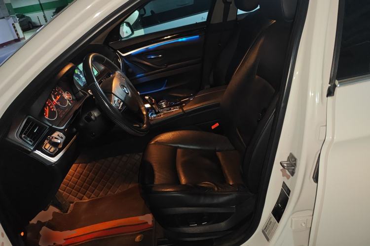 Used BMW 5 Series 2013 525Li Luxury Model
