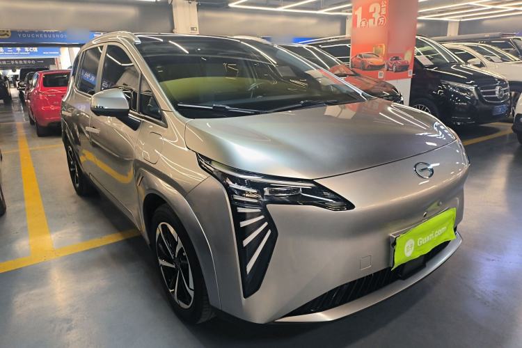 Used AION Y 2022 Plus 70 Smart Edition Front Right 45 Deg