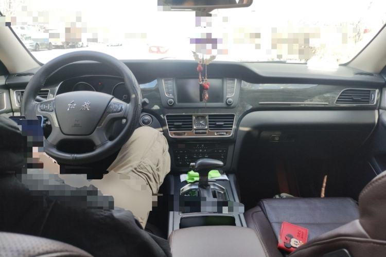 Used Hongqi H7 2018 2.0T Elite Edition Center Console