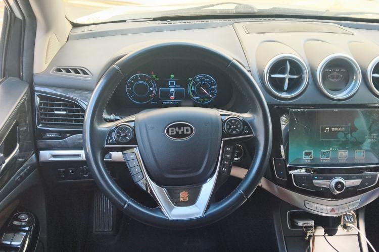 Used BYD Tang New Energy 2015 2.0T Four-Wheel-Drive Flagship Model Steering Wheel