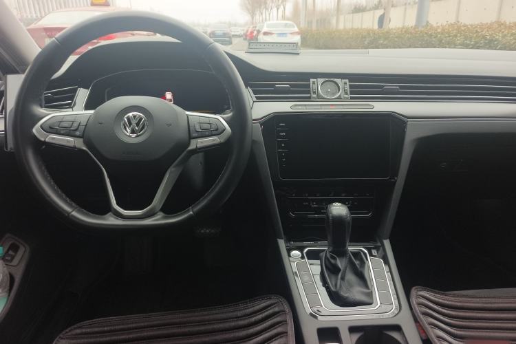 Used Volkswagen Magotan 2020 330TSI DSG Luxury Edition Center Console